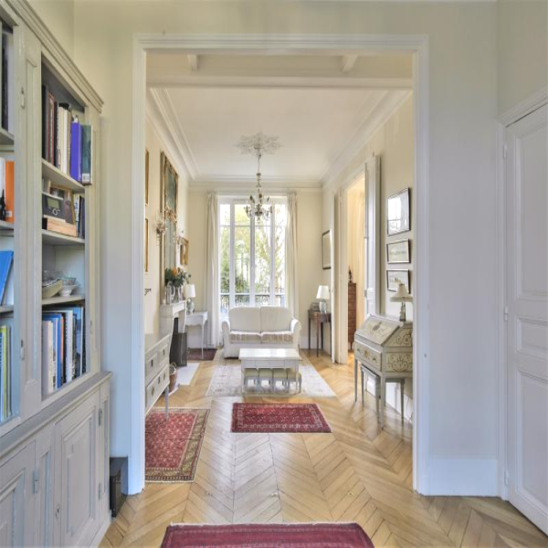 Offres de location Maison Versailles 78000