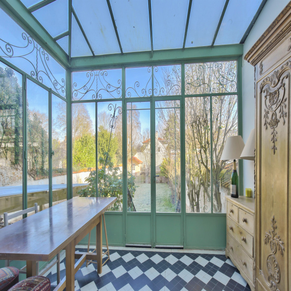 Offres de location Maison Versailles 78000